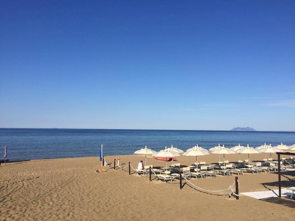 Ganimede Hotel Сперлонга Екстериор снимка