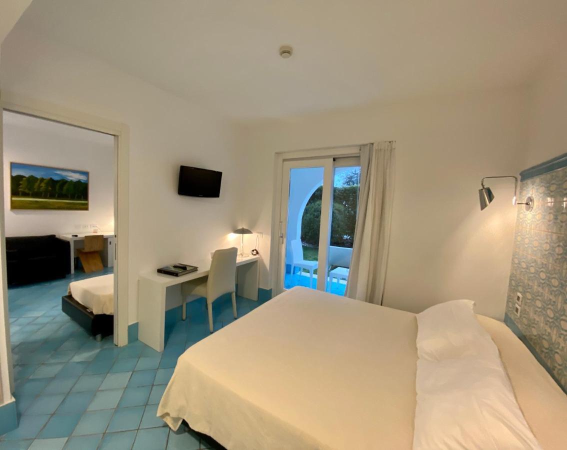 Ganimede Hotel Сперлонга Екстериор снимка