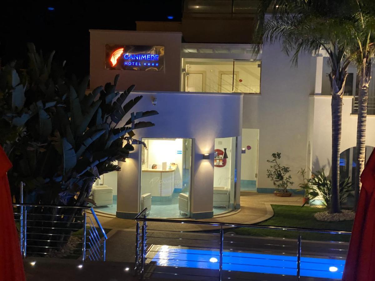 Ganimede Hotel Сперлонга Екстериор снимка