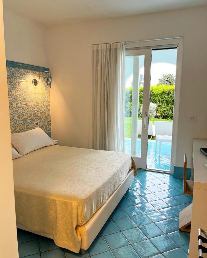 Ganimede Hotel Сперлонга Екстериор снимка
