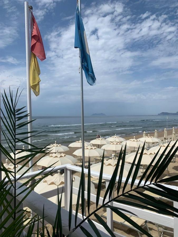 Ganimede Hotel Сперлонга Екстериор снимка