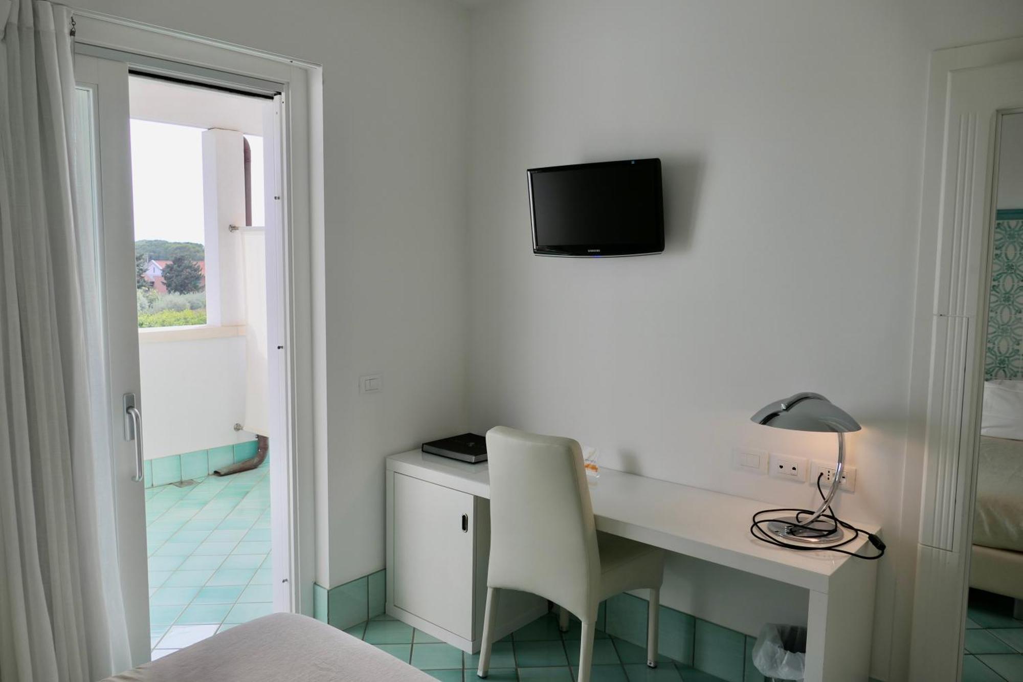 Ganimede Hotel Сперлонга Стая снимка